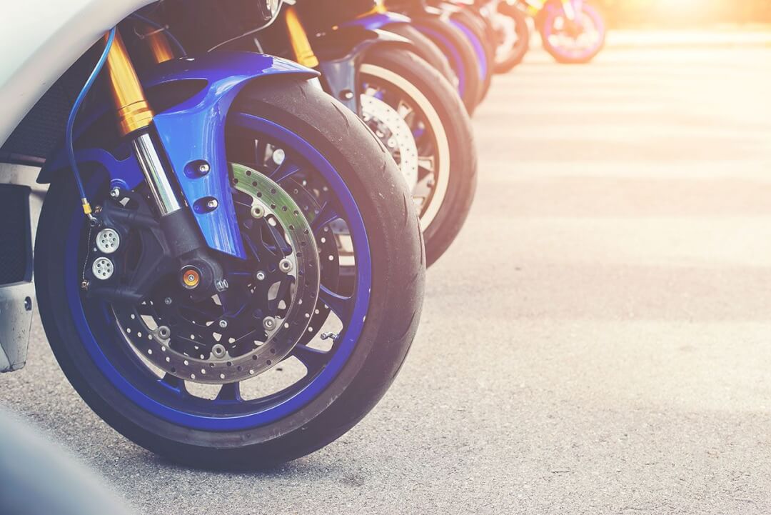pourquoi choisir un service de taxi moto pour aller à orly sud et orly ouest ?